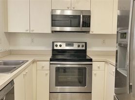 2941 Riverside Dr, Coral Springs, FL