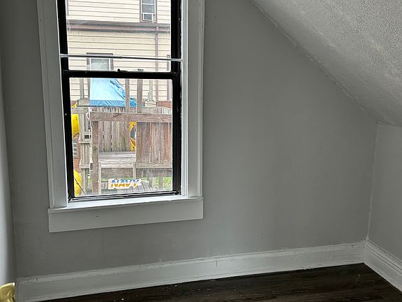 4th image of 3051 E 93rd St #1