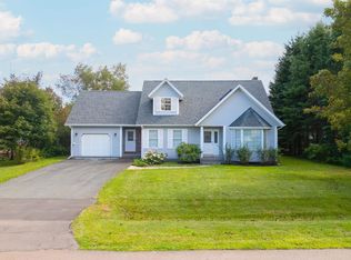 25 England Cir, Charlottetown, PE C1E 1W6