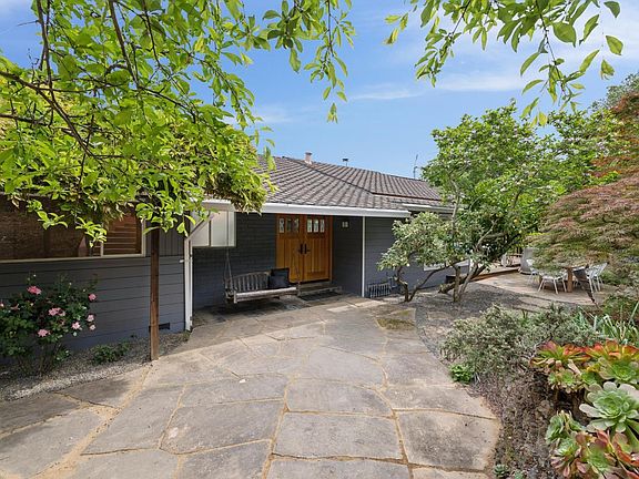 5th image of 290 Stuyvesant Drive