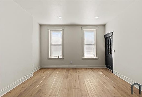 4th image of 2317 Indiana Ave #1F