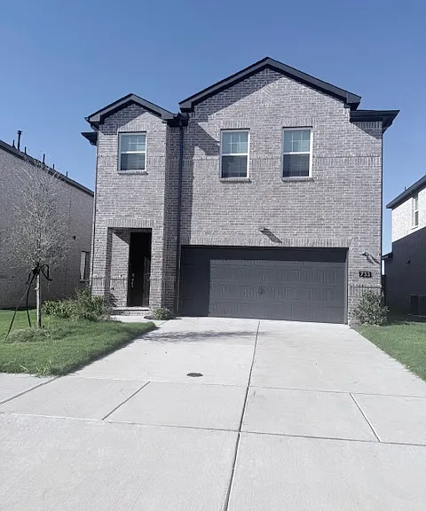 733 Santa Lucia Dr — Photo 1