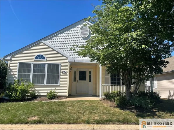 281 Mockingbird Dr, Monroe Township, NJ 08831