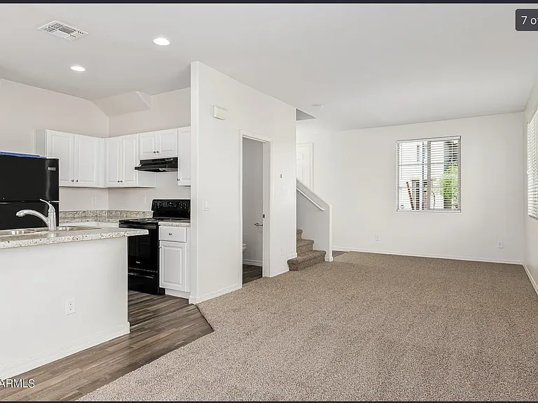 5431 W Odeum Ln — Photo 2
