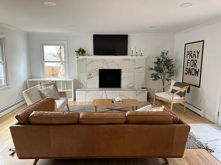 2421 S High St — Photo 18