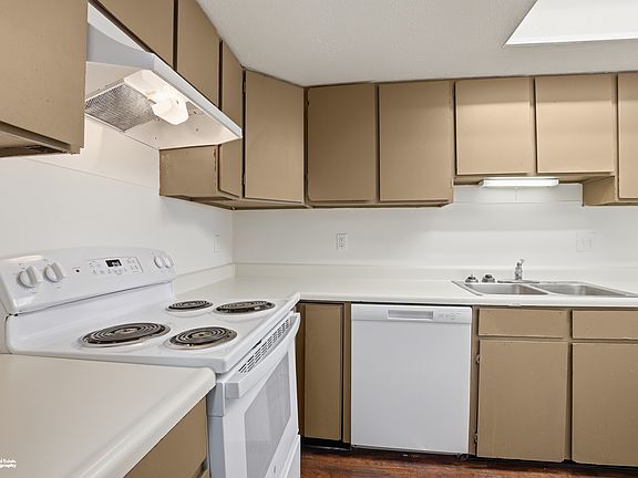 2nd image of 415 N Bragaw St APT 2