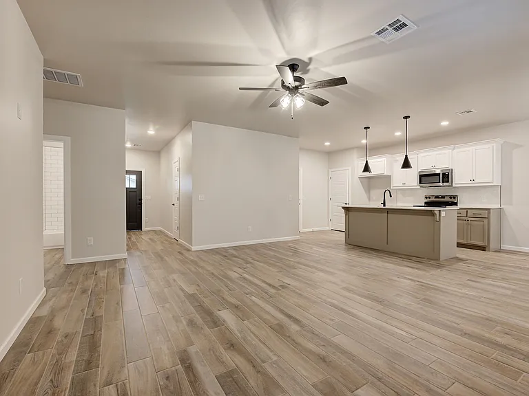 2298 E Sooner Rd — Photo 9