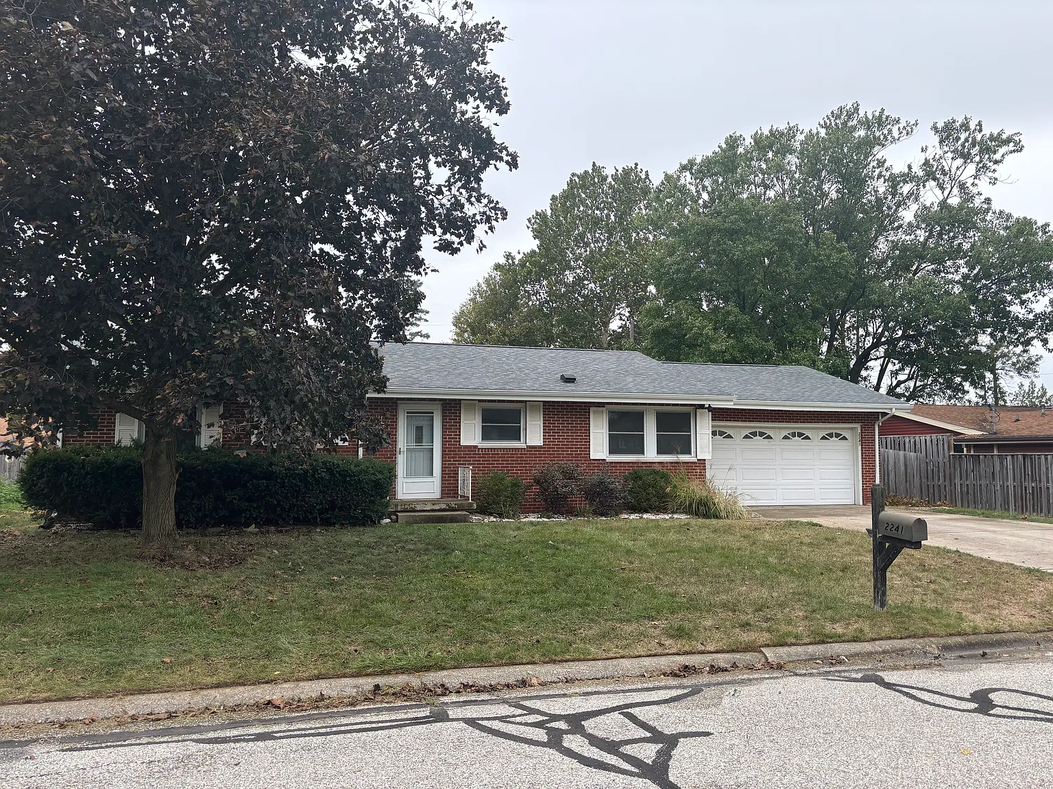 3 bed, 1350 sqft, $2,150 — Photo 2