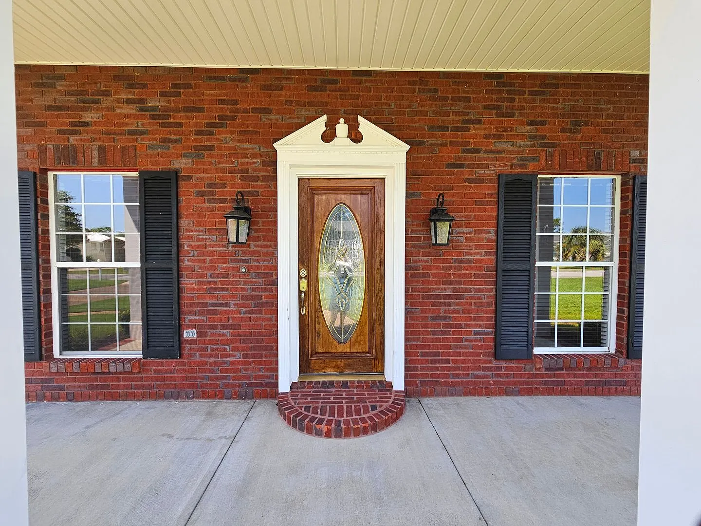 Beautiful Waterfront Oasis W/Private Dock Access, Pool & Hot Tub! *Pool Service, Pest Control & L... — Photo 2