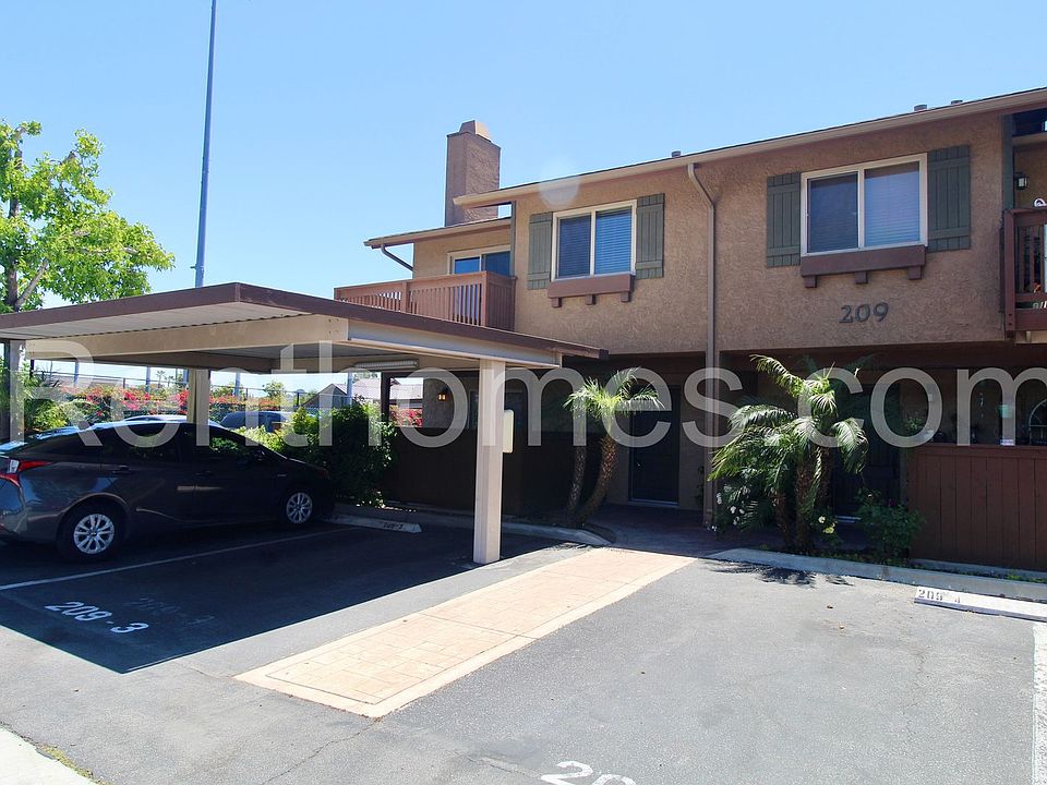 1st image of 209-4 Westlake Dr