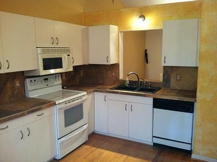 2nd image of 186 Kelly Cir