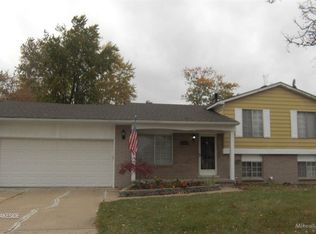 37135 Saint Joseph Dr, Sterling Heights, MI 48310