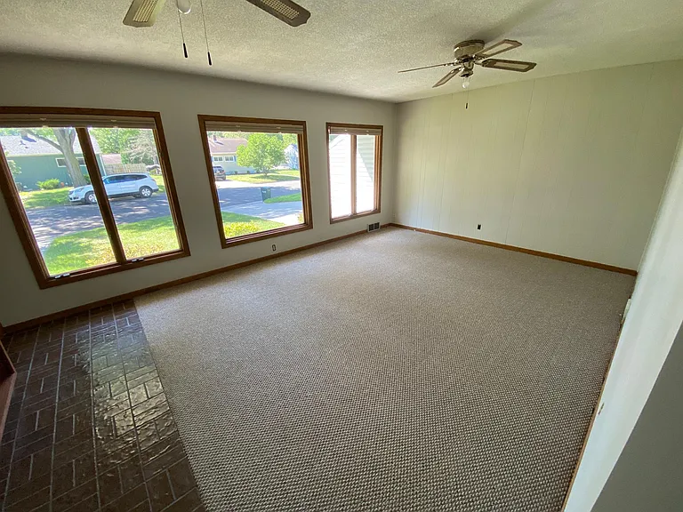 1517 Durand Ct SE — Photo 2
