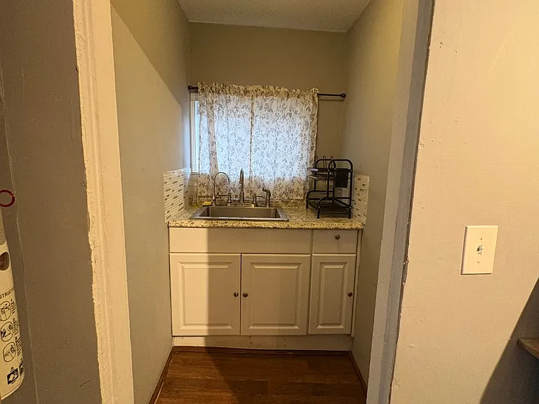549 Washington Ave #2 — Photo 11