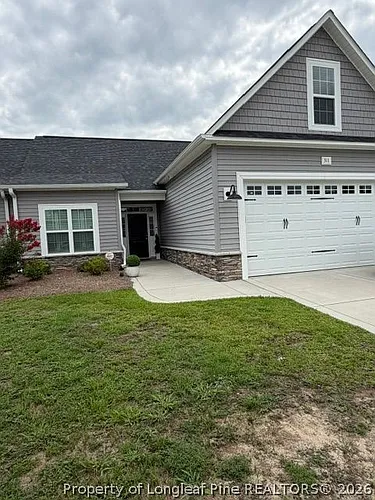 311 Oak Pointe Cir E Photo 1