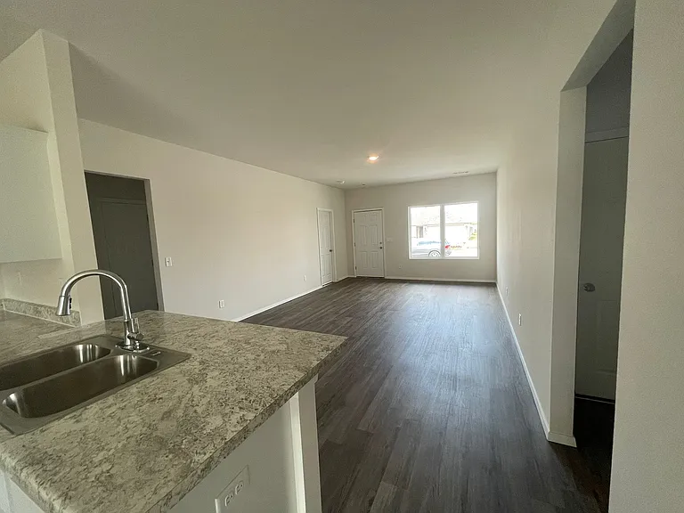 2609 S Silver St — Photo 6