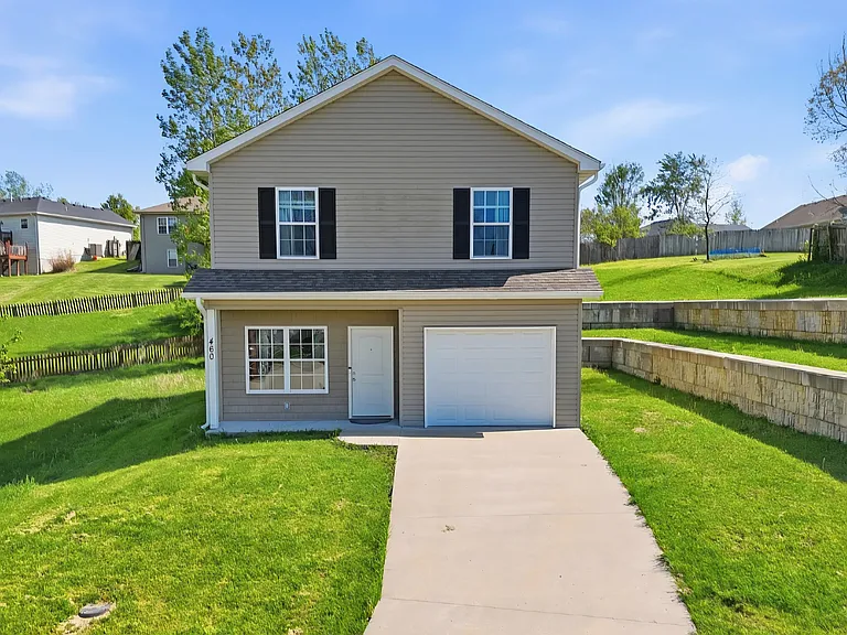 460 E Cedar Ct — Photo 1