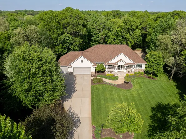 21001 Wintergreen St NW, Oak Grove, MN 55011