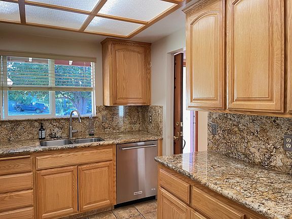 3rd image of 1522 Scaraway Dr