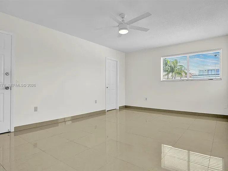 16453 NE 33rd Ave — Photo 24