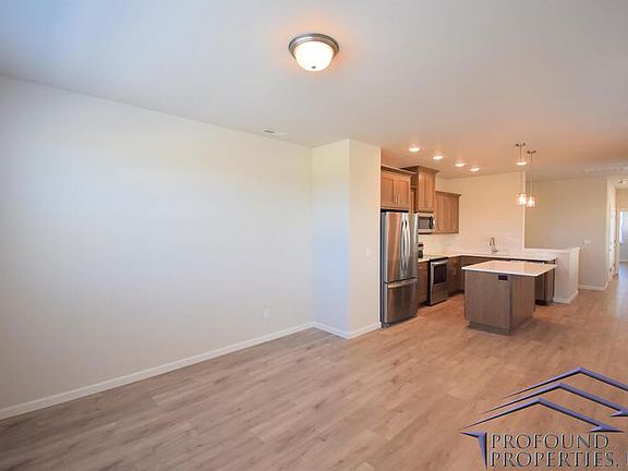 5th image of 8055 SE Kinnaman St #B