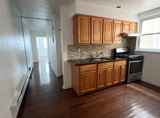 1528 S Broad St #2R, Philadelphia, PA 19146