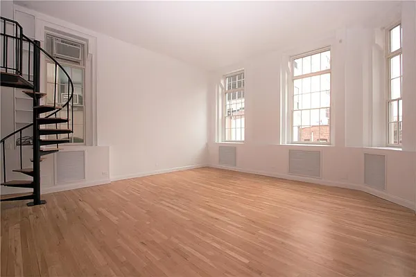 Rented by R New York | media 21