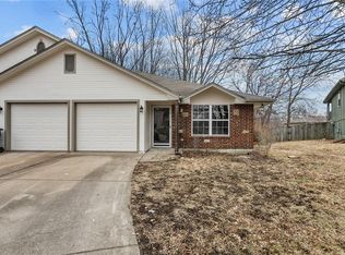 401 SW Joy Ct, Blue Springs, MO 64014