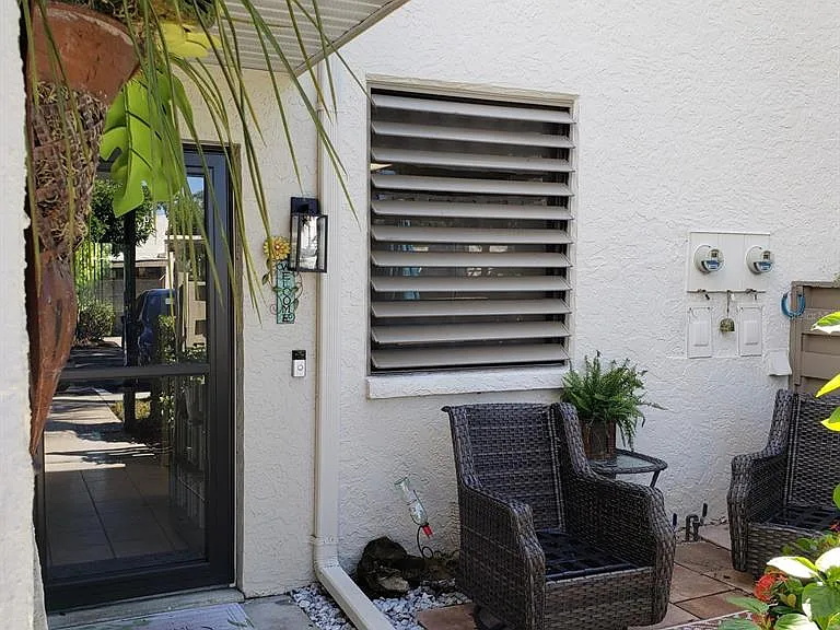 108 Pinehurst Dr — Photo 1