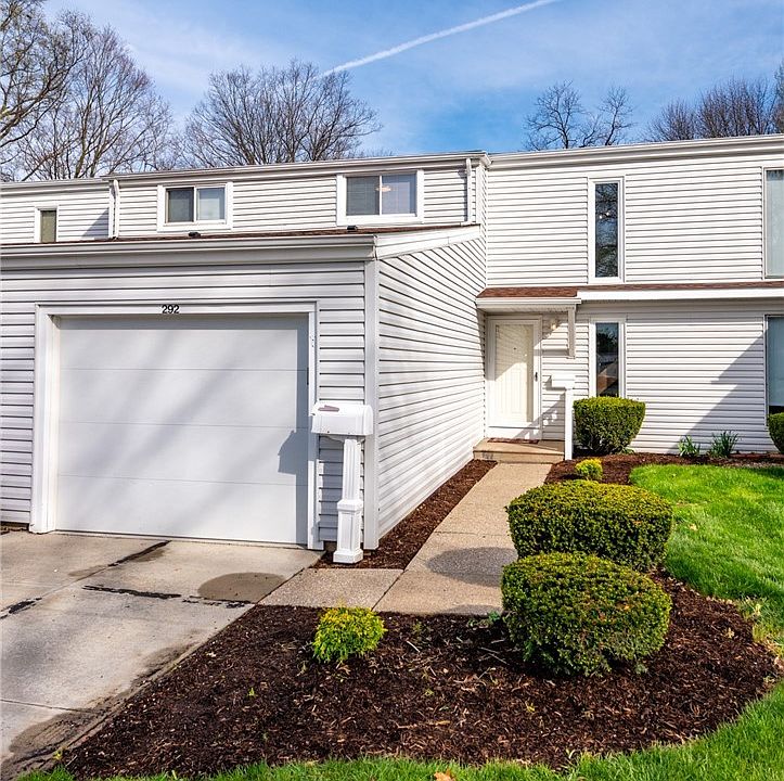 1st image of 292 Deepwood Dr