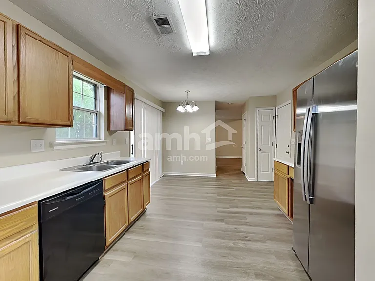 5410 Lakebrooke Run — Photo 3
