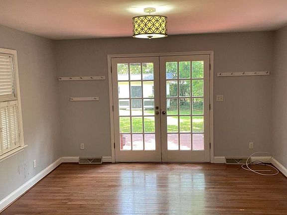 4th image of 107 Circle Dr