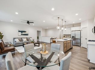 9435 Linwood Pl, Lincoln, NE 68505