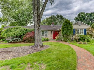 827 Mount Airy Rd, Collegeville, PA 19426