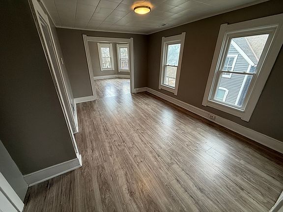 4th image of 7110 Lawn Ave