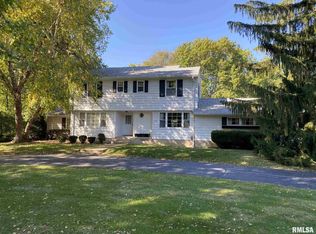 1676 N Broad St, Galesburg, IL 61401