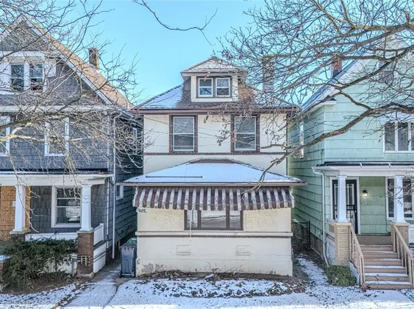 825 15th St, Niagara Falls, NY 14301