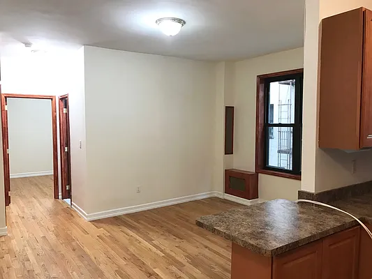 Rented by Elbe Real Estate Inc | media 3