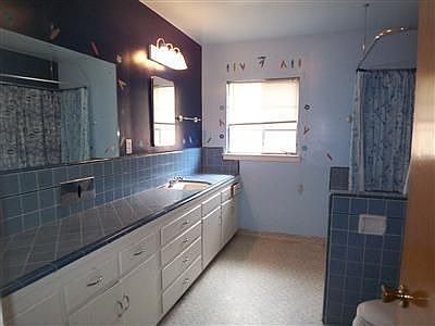 5th image of 2907 E Harvard Ave