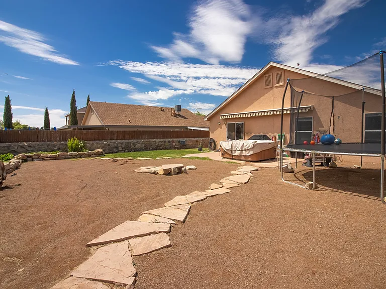 3913 Pearl Ct — Photo 17