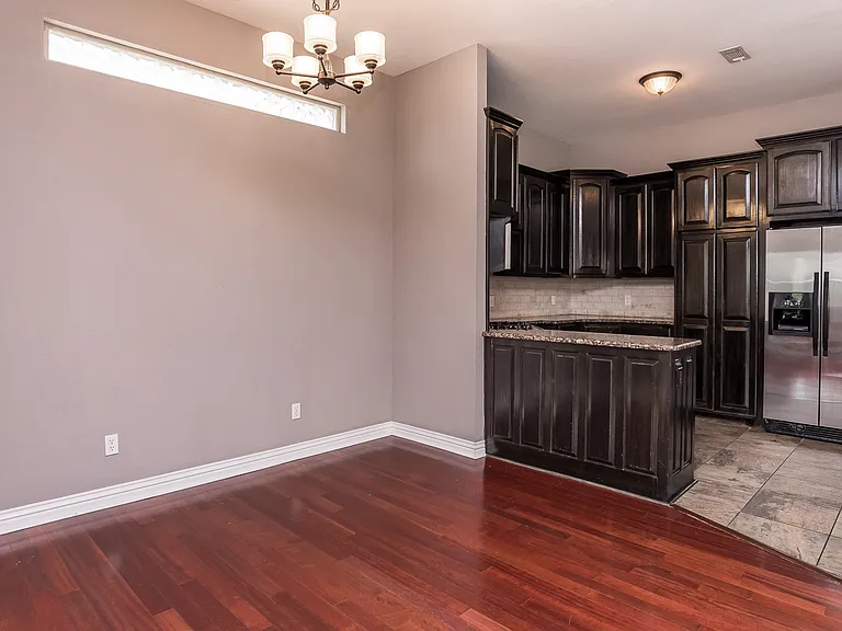 525 N Rupple Rd — Photo 6