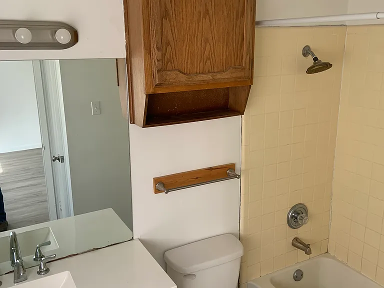 2410 Grasslands Dr — Photo 22