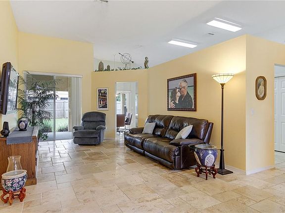 3rd image of 8901 Hannigan Ct