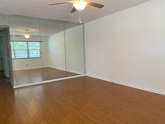 5th image of 199 Oakridge M #199