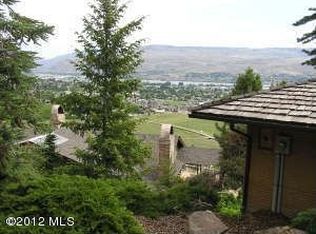 1037 Westmorland Dr, Wenatchee, WA 98801