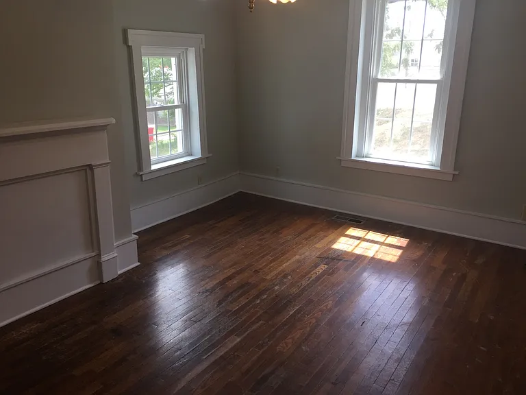 209 N Mulberry St — Photo 9