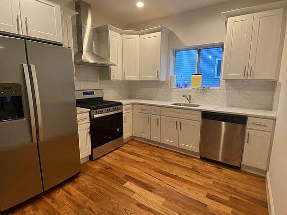 3rd image of 596 Metropolitan Ave #1