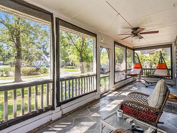 3rd image of 159 Brookgate Dr.