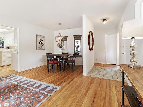 3rd image of 330 Laurel Ave