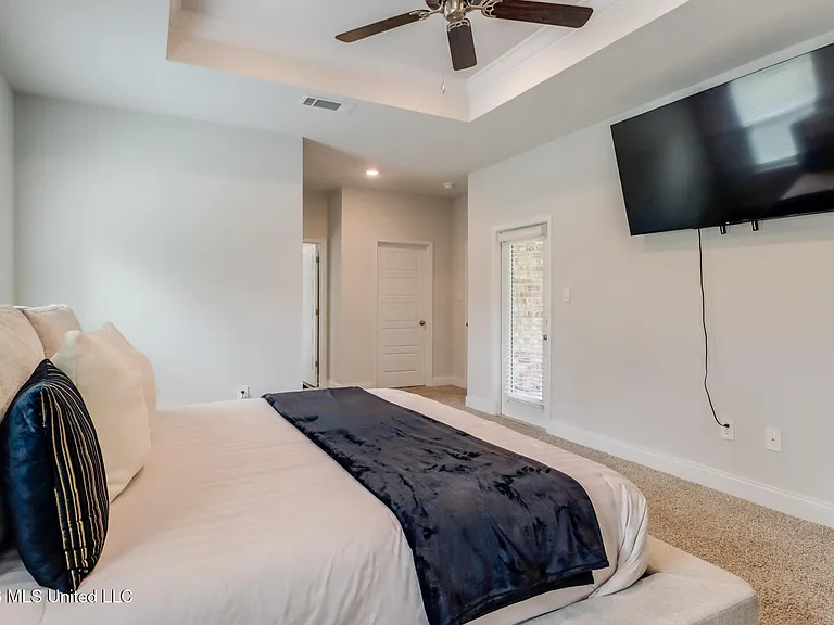 4937 Fern Dr — Photo 15